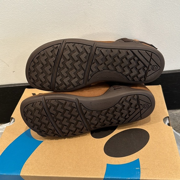 Xero Tari - Leather Chelsea Boot For Women - Picture 4 of 7